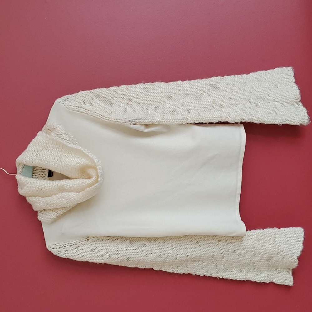 Chunky mixed knit cowlneck